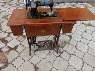 Швейная машина антикварная Butterfly