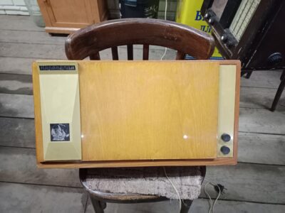 Электрофон раритетный сетевой ламповый "Каравелла"